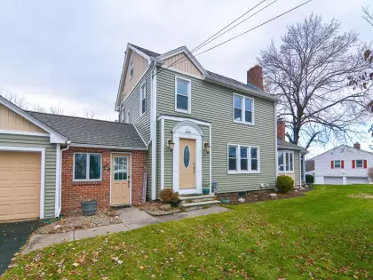 1059 Amostown Rd, West Springfield, MA 01089