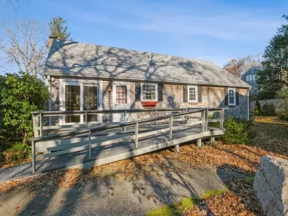 15 Clay Hill Rd, Plymouth, MA 02360