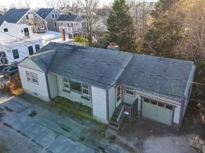 4 Whorfs Ct, Provincetown, MA 02657
