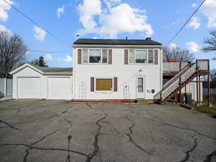 2304 County St, Somerset, MA 02726