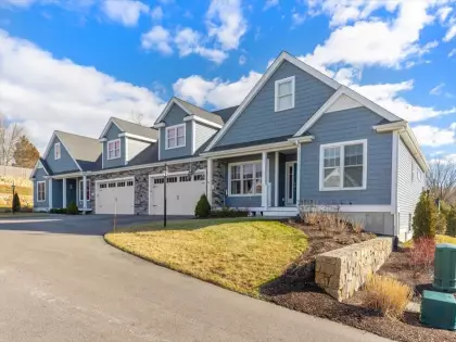 31 Country Club Ln #31, Lakeville, MA 02347