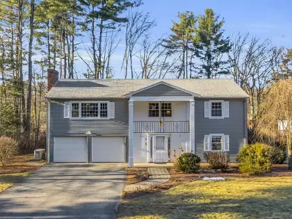 24 Meadowbrook Rd, Bedford, MA 01730