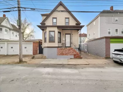 567 S 2Nd St, New Bedford, MA 02744