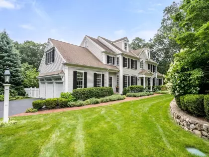 92 Country Dr, Weston, MA 02493