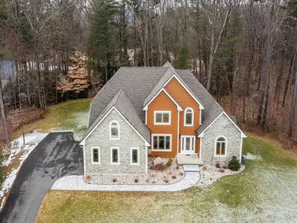 12 Indian Pipe Dr, Hadley, MA 01035