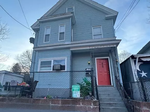 859 Lawrence St, Lowell, MA 01852