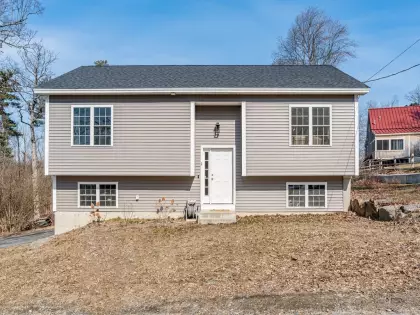3 Trinity Ave, Sterling, MA 01564