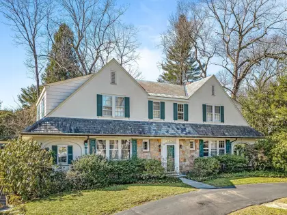 38 Woodcliff Rd, Wellesley, MA 02481