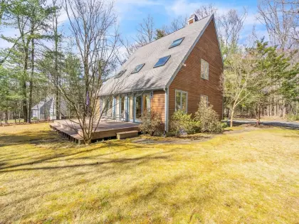 14 Indian Pipe Lane, Amherst, MA 01002