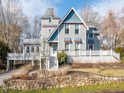 76 Crest Road, Wellesley, MA 02482