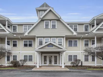 5 Mission Rd #204, Chelmsford, MA 01863