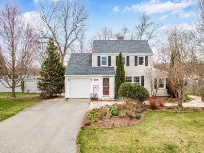55 Chesterfield Ave, Springfield, MA 01118