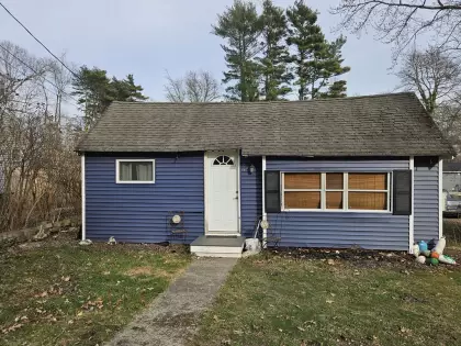 17 4Th Ave, Lakeville, MA 02347