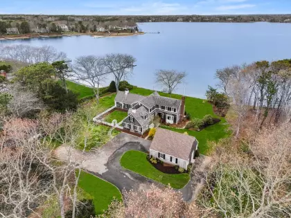 104 Great Bay Rd, Osterville