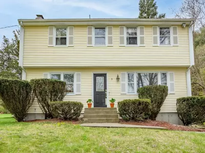 3 Meadowbrook Rd, Acton, MA 01720