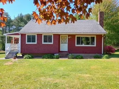 888 Plymouth St, Middleborough, MA 02346