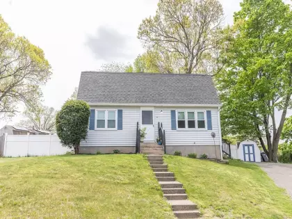 25 Lively Ln, Springfield, MA 01109