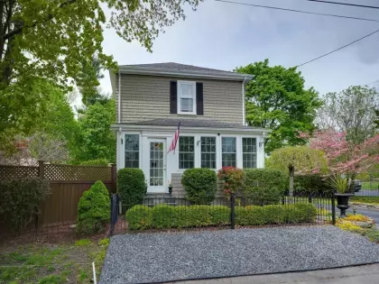 98 Hill Ave, Franklin, MA 02038