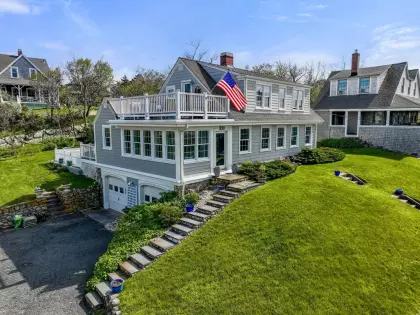 211 Manomet Point Rd, Plymouth, MA 02360