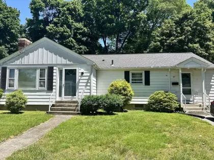 37 Ashmore Rd, Worcester, MA 01602