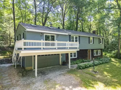92 Harbor St, Pepperell, MA 01463